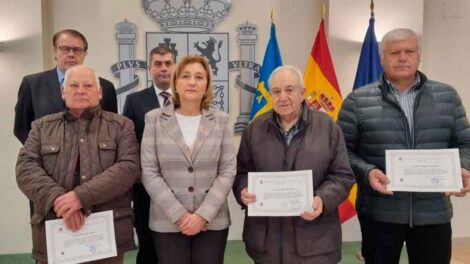 Diplomas a los radioaficionados que colaboran con el Estado en emergencias