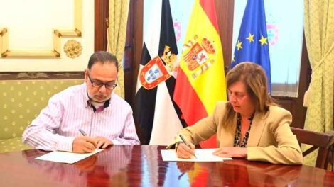 Deu formaliza el convenio con la Unión de Radioaficionados