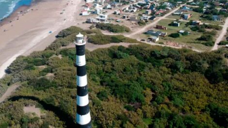 El faro de Claromecó: El faro y los radioaficionados en Malvinas