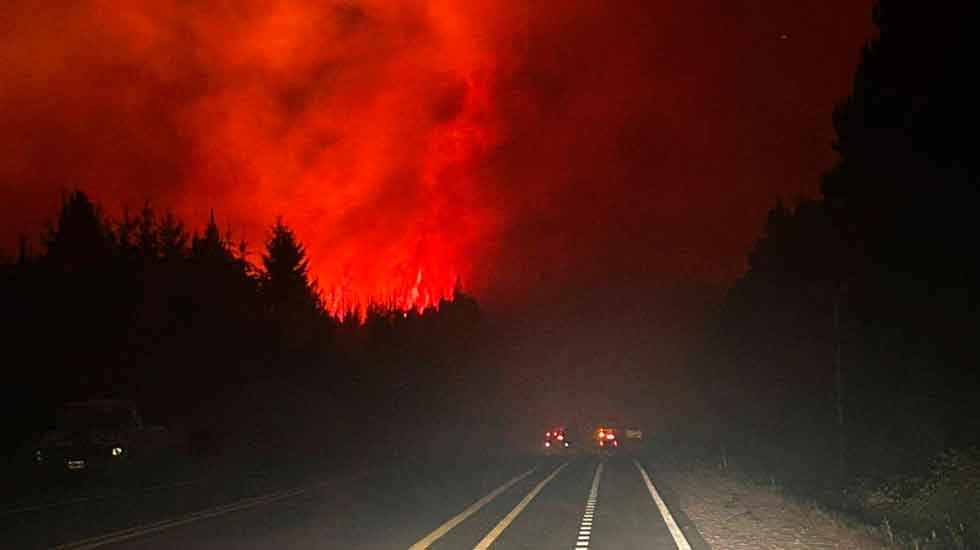 Radioaficionados brindan apoyo clave en el combate de incendio forestal